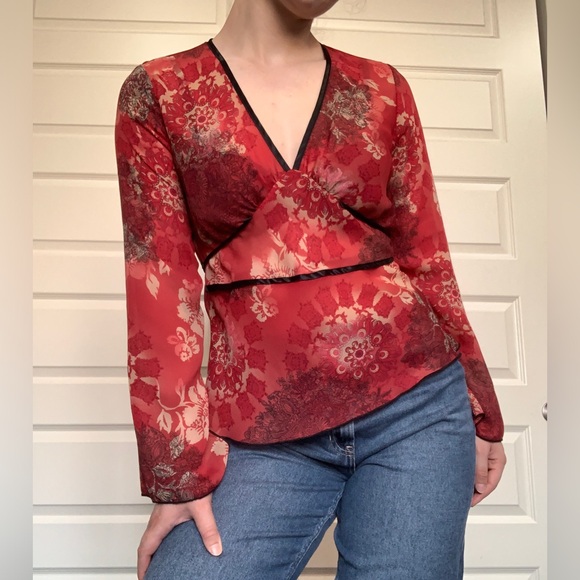 Studio Y red semi sheer, tie back top - Picture 10 of 11